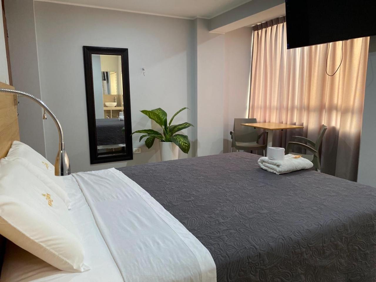 Millennium Hotel Corporative San Vicente de Cañete Zewnętrze zdjęcie